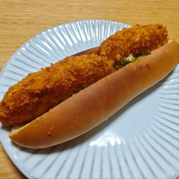コロッケパンに逃げられて…