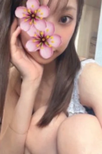 金子ななみ