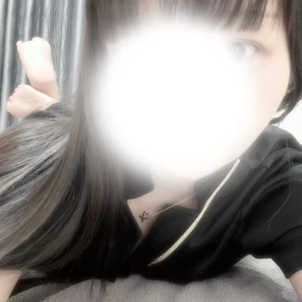 本日12時〜5時出勤してます！