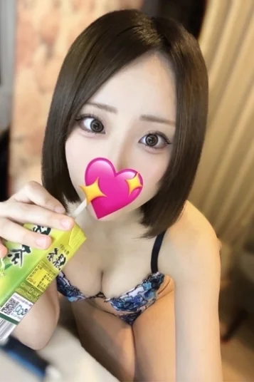 桐谷れいな