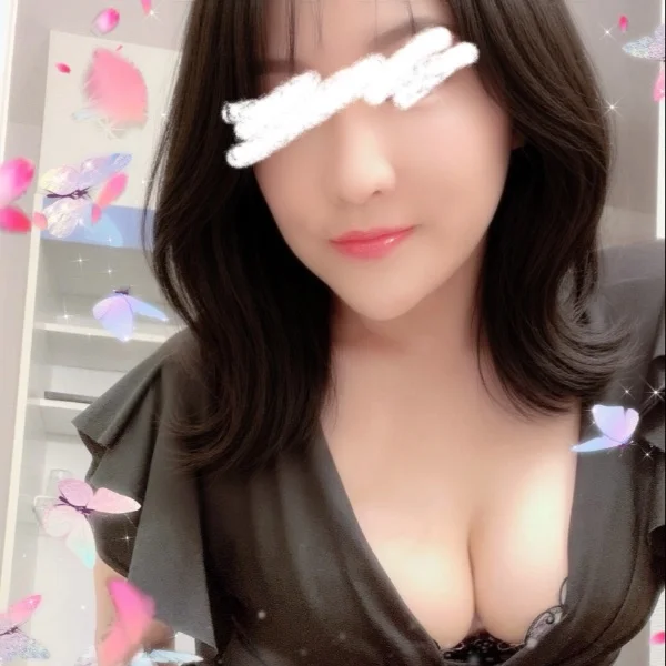 本日出勤🌸ご予約有り難うです❤️