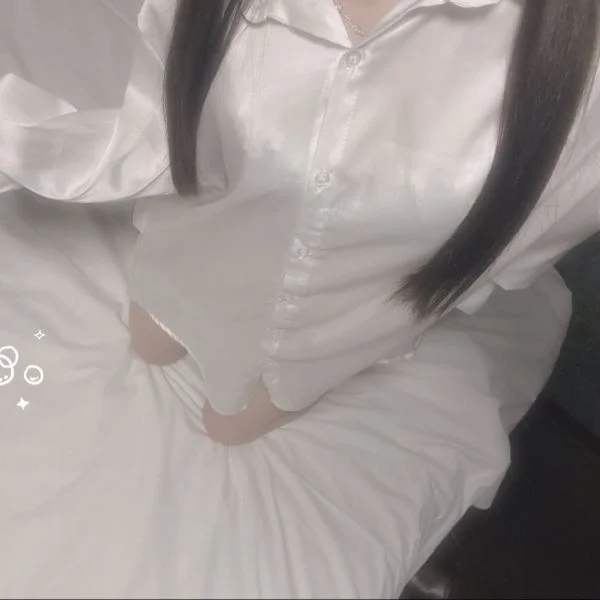 明日出勤なのでお誘いしてくれたら嬉しいです〜♪♪