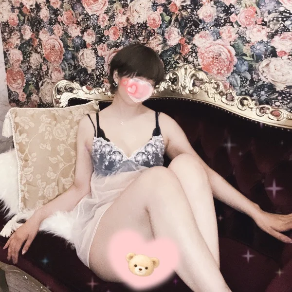 本日10:00〜18:00出勤しております♡
