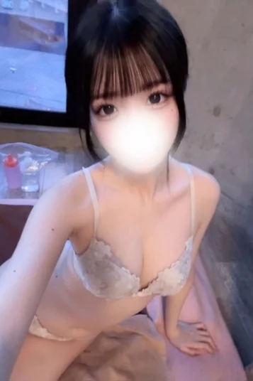 水瀬 ななみ