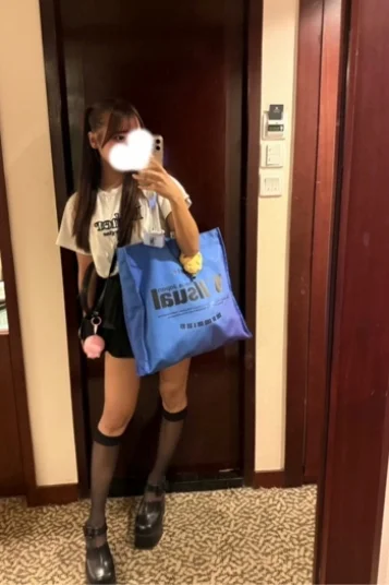 綾瀬ひな