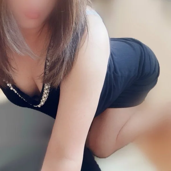 愛に