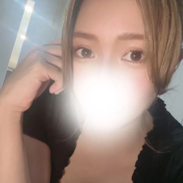 今日はお昼から夜まで出勤してます♡