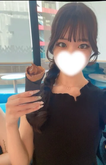 東　ゆい