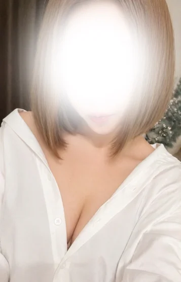 吉沢 しおん