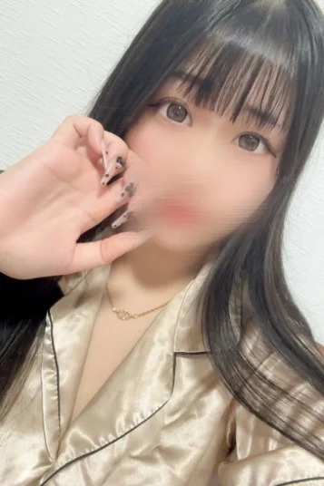 新海　えな