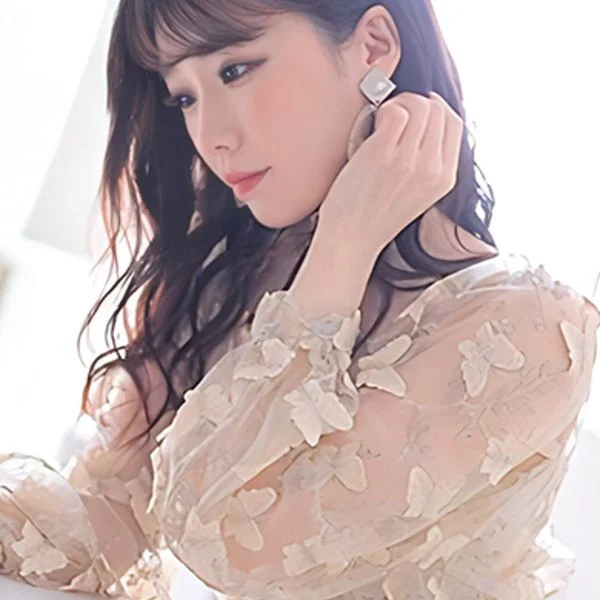 今日は少し大人っぽく待ってます