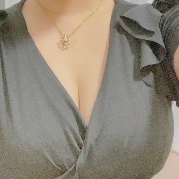 本日13:30〜19:30出勤🥰