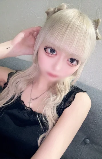 愛咲　ろあ