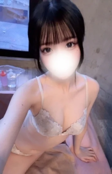 水瀬ななみ