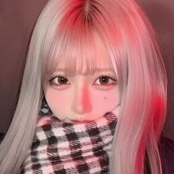 私と一緒に遊ぶの？遊ばないの？！