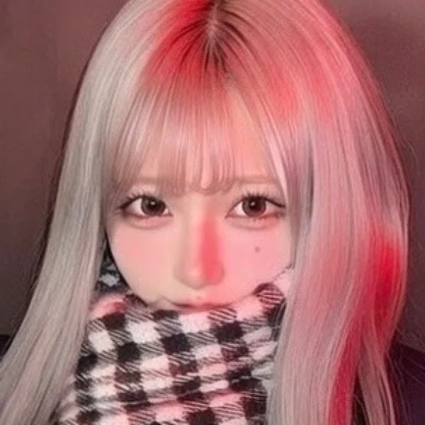 私と一緒に遊ぶの？遊ばないの？！