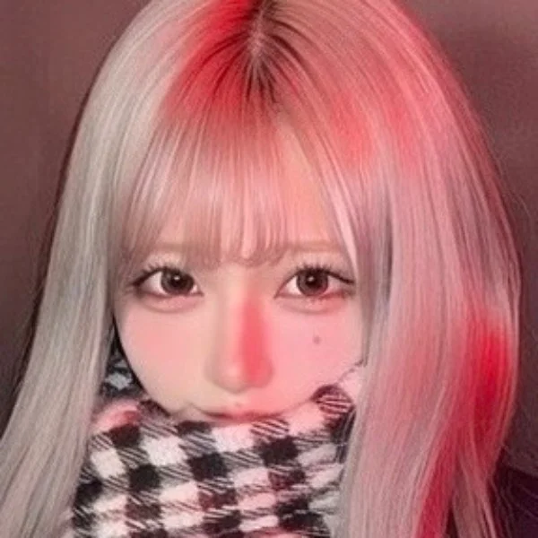 私と一緒に遊ぶの？遊ばないの？！
