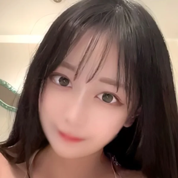 私と一緒に遊ぶの？遊ばないの？！