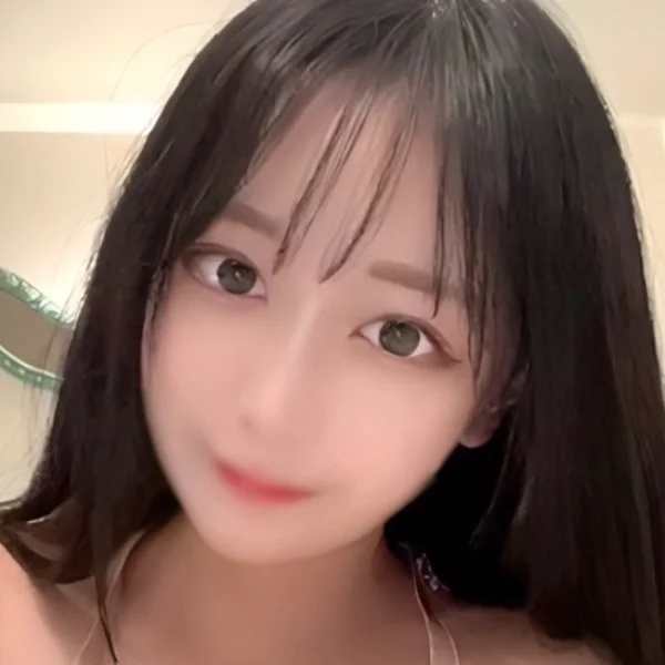 私と一緒に遊ぶの？遊ばないの？！