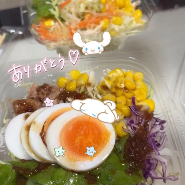 卵のってるサラダは大好きデス🥗💖