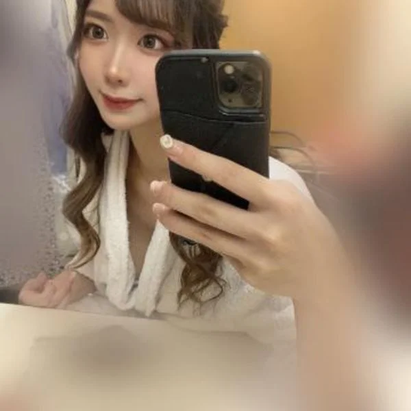 先に目をそらしたら負け♡